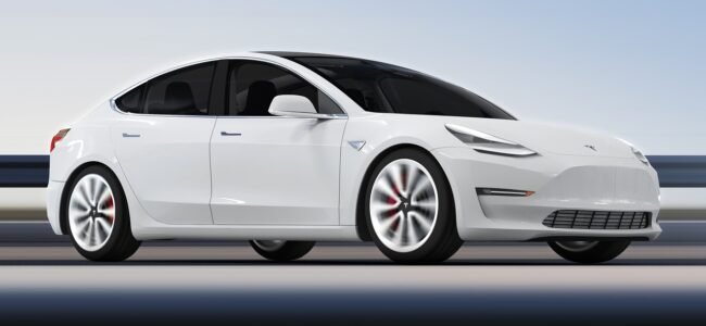 Porsche electrique comparée à tresla